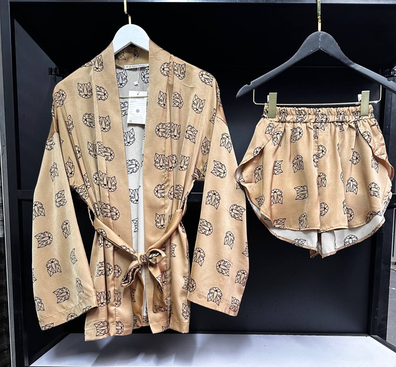 Woman’s kimono-set “Cat”